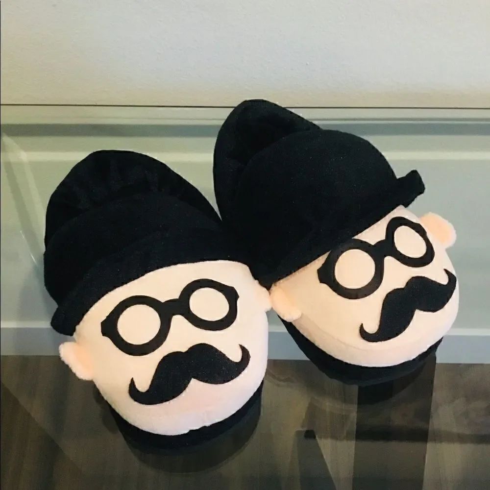 Brand new slippers fits sizes 9-12